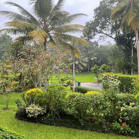 Surveyor'S Residence Bungalow Kandy Exterior photo