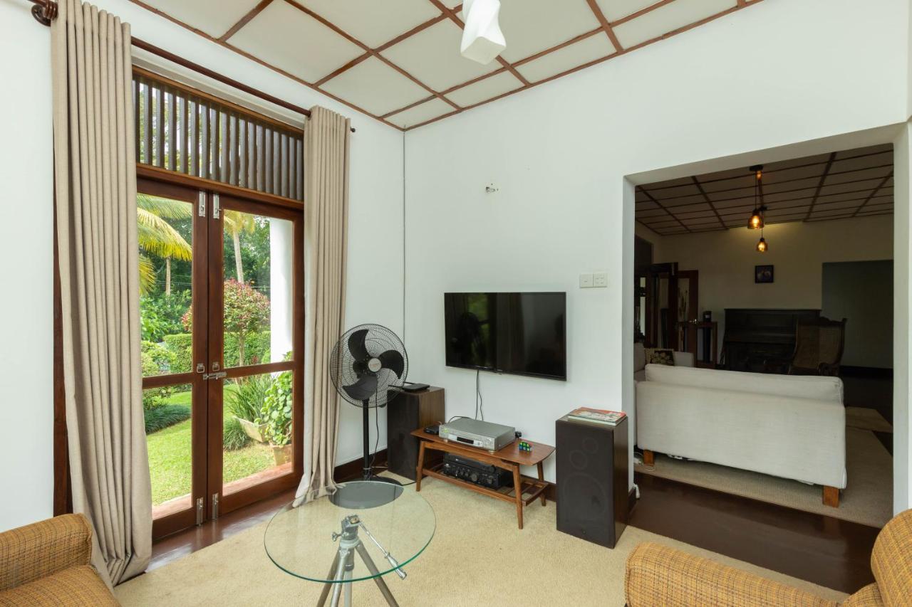 Surveyor'S Residence Bungalow Kandy Exterior photo