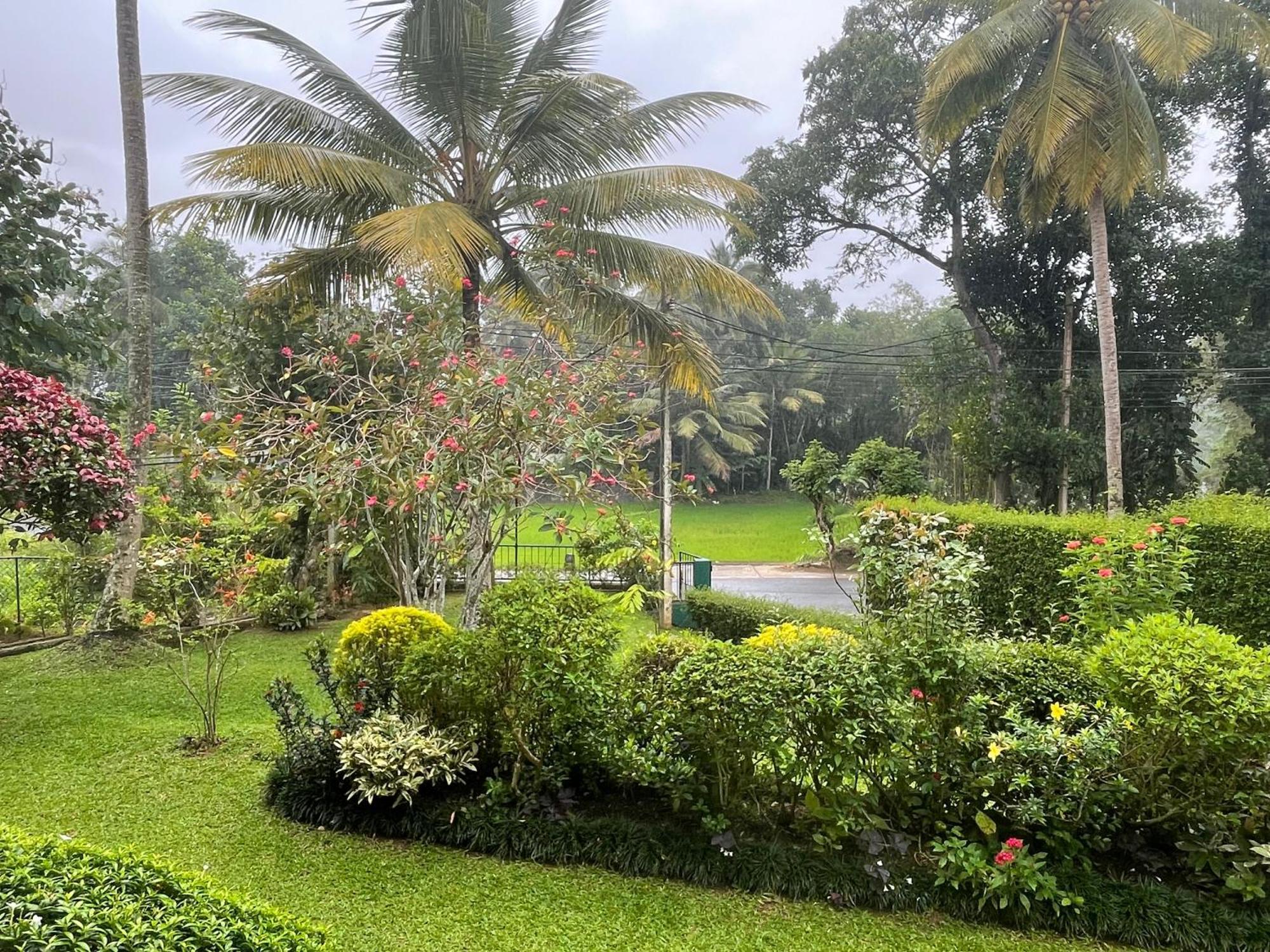 Surveyor'S Residence Bungalow Kandy Exterior photo